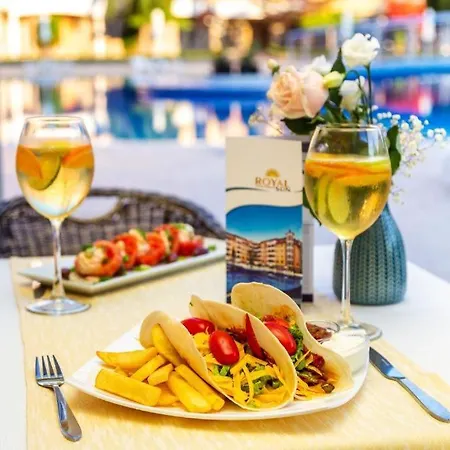 Apartment Bella - 3 Pools, 2 Bedrooms & 2 Bathrooms